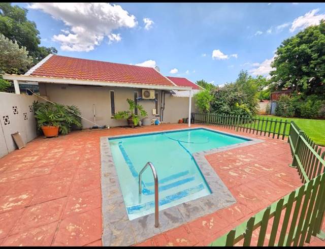 5 BEDROOM HOUSE FOR SALE IN MEYERTON CENTRAL